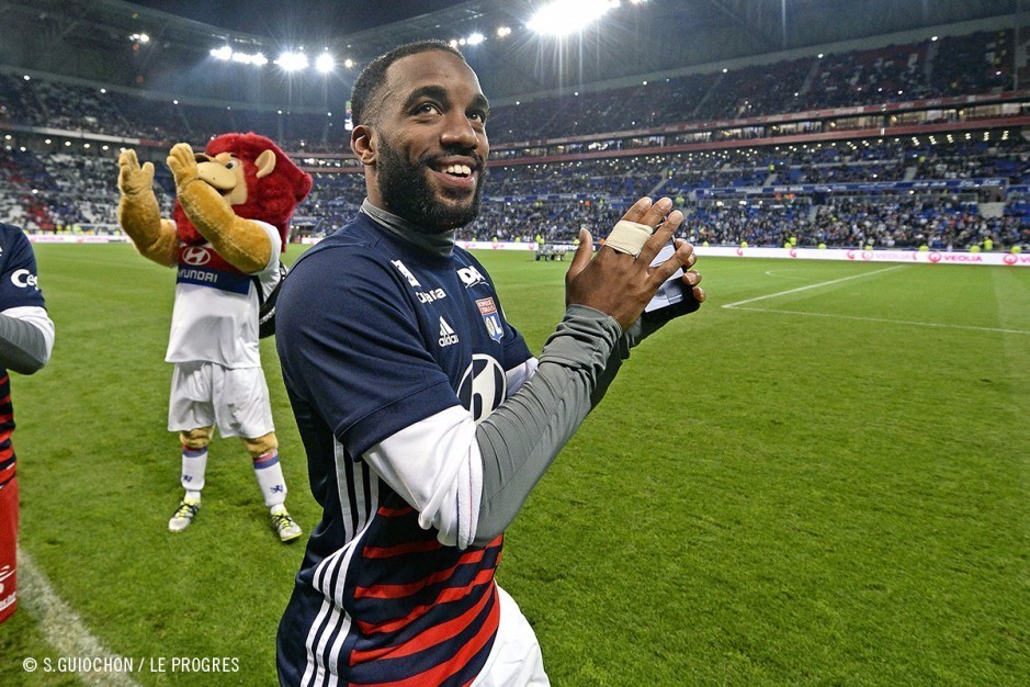 数十万德国民众示威反对极右翼 数十万德国民众示威反对极右翼