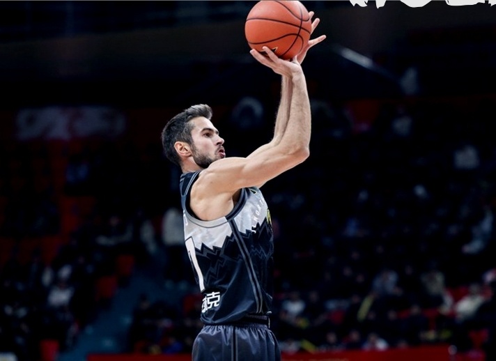 关于风云突变AC米兰赛后复出首秀，CBA季后赛版图或变，态度坚定，赛季目标并未改变的信息